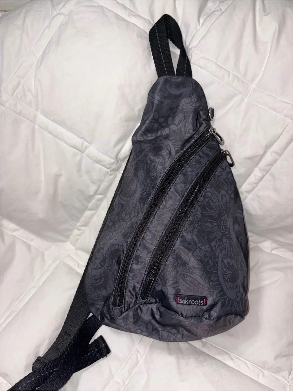 Nwot Sakroots sling on the go backpack bag